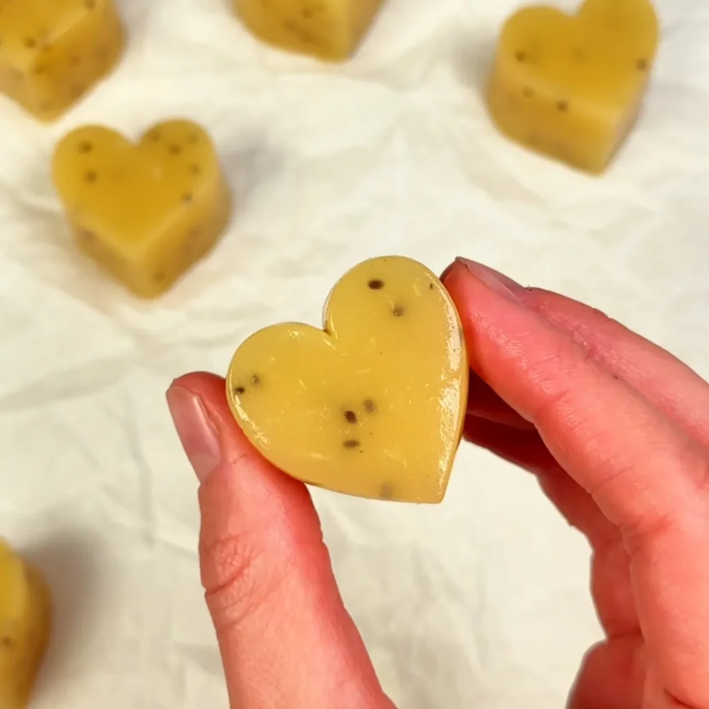 corazón de gelatina de kiwi