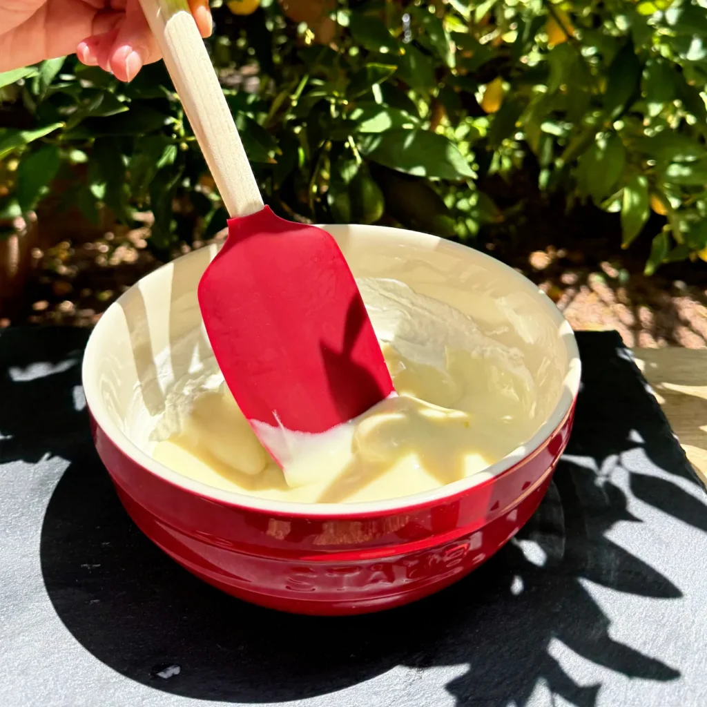 helado de limón sin heladera - mezclar los ingredientes