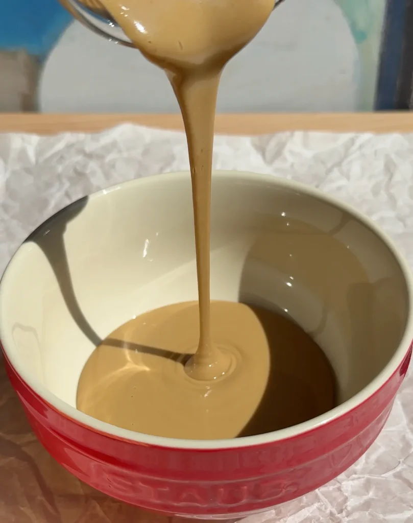 Leche condensada ecológica casera, con leche y panela ecológica
