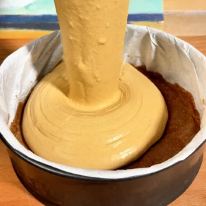 Kürbis-Käsekuchen ohne Backen: Kürbis-Frischkäse-Füllung in der Springform